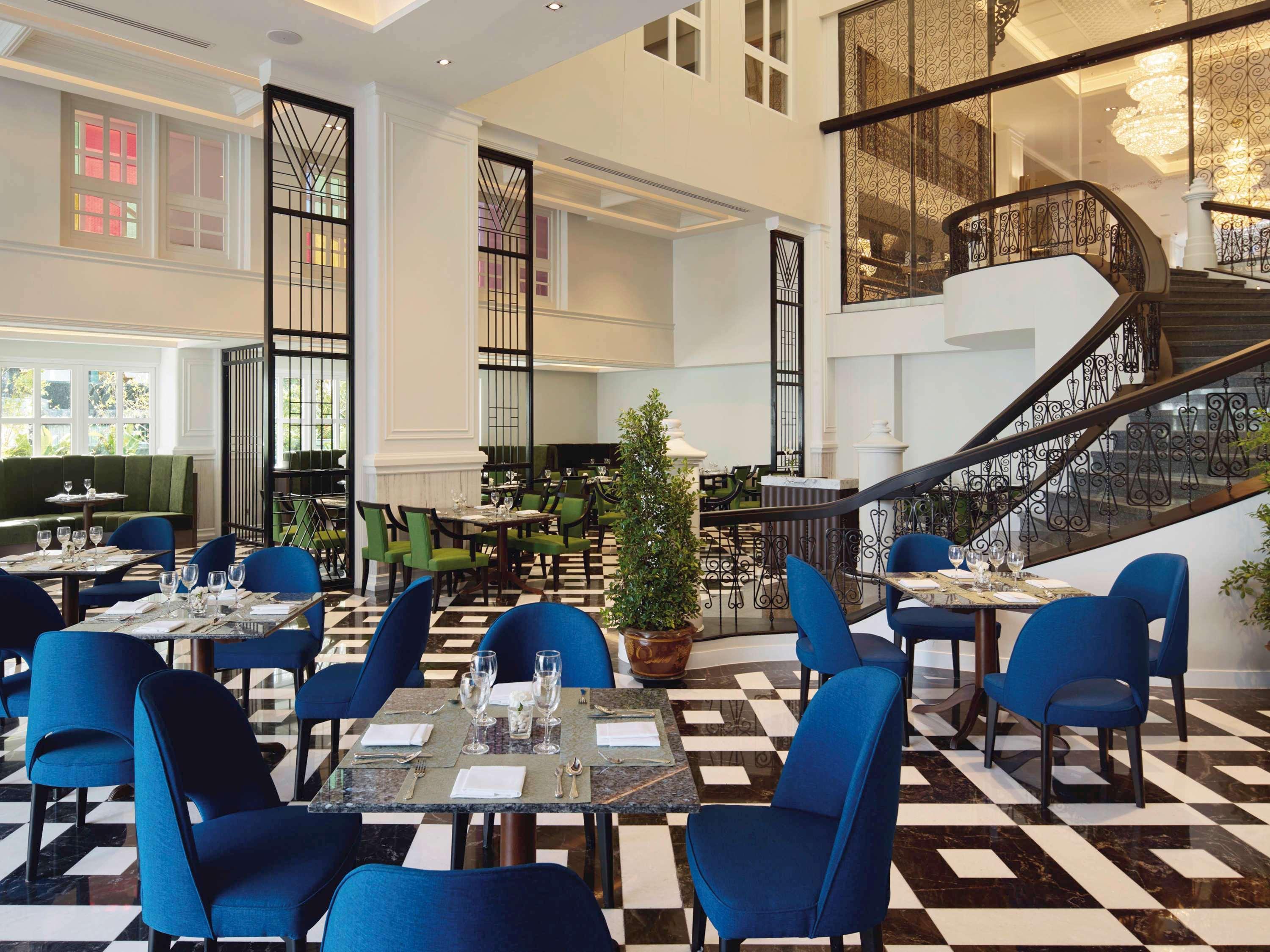 Moevenpick Myth Hotel Patong Phuket Esterno foto The restaurant