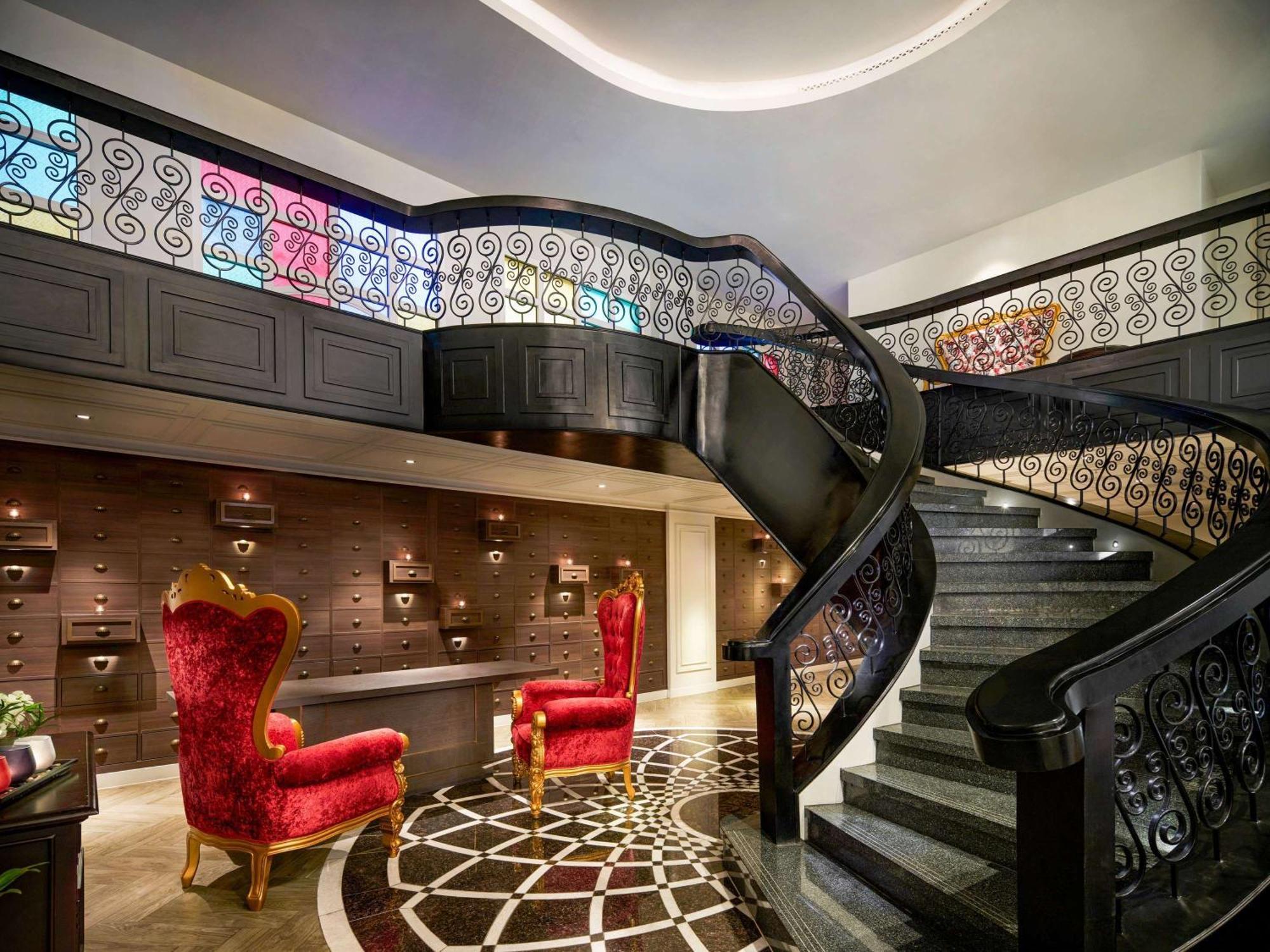 Moevenpick Myth Hotel Patong Phuket Esterno foto The lobby of the Mandarin Oriental, Kuala Lumpur