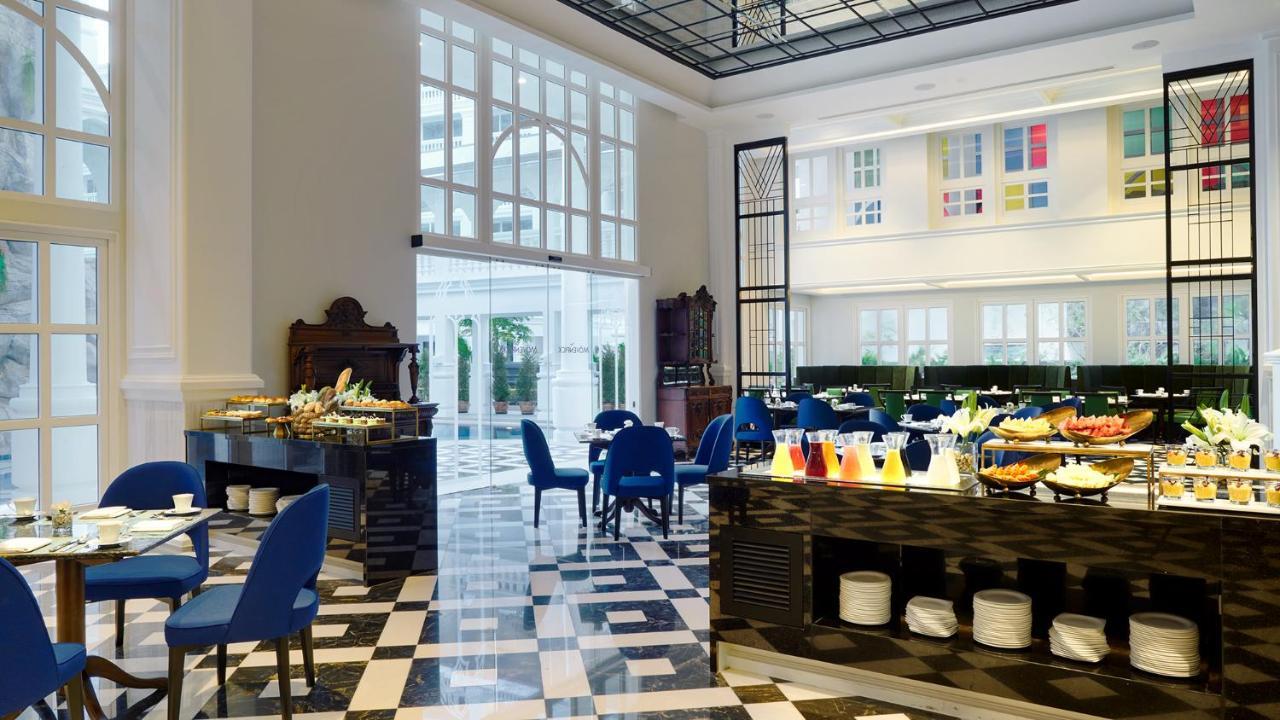 Moevenpick Myth Hotel Patong Phuket Esterno foto The interior of the hotel